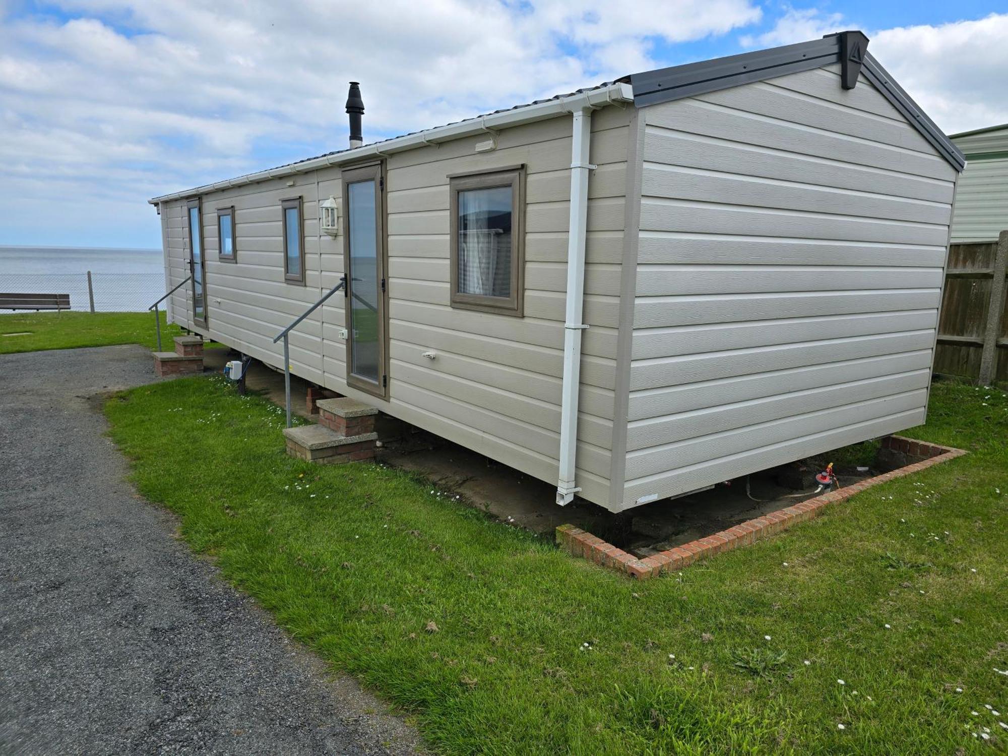 Castaways Holiday Park Hotel Bacton  Exterior photo