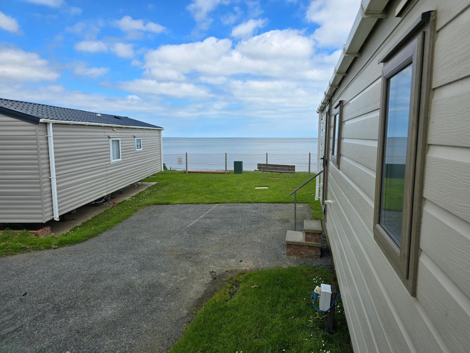 Castaways Holiday Park Hotel Bacton  Exterior photo