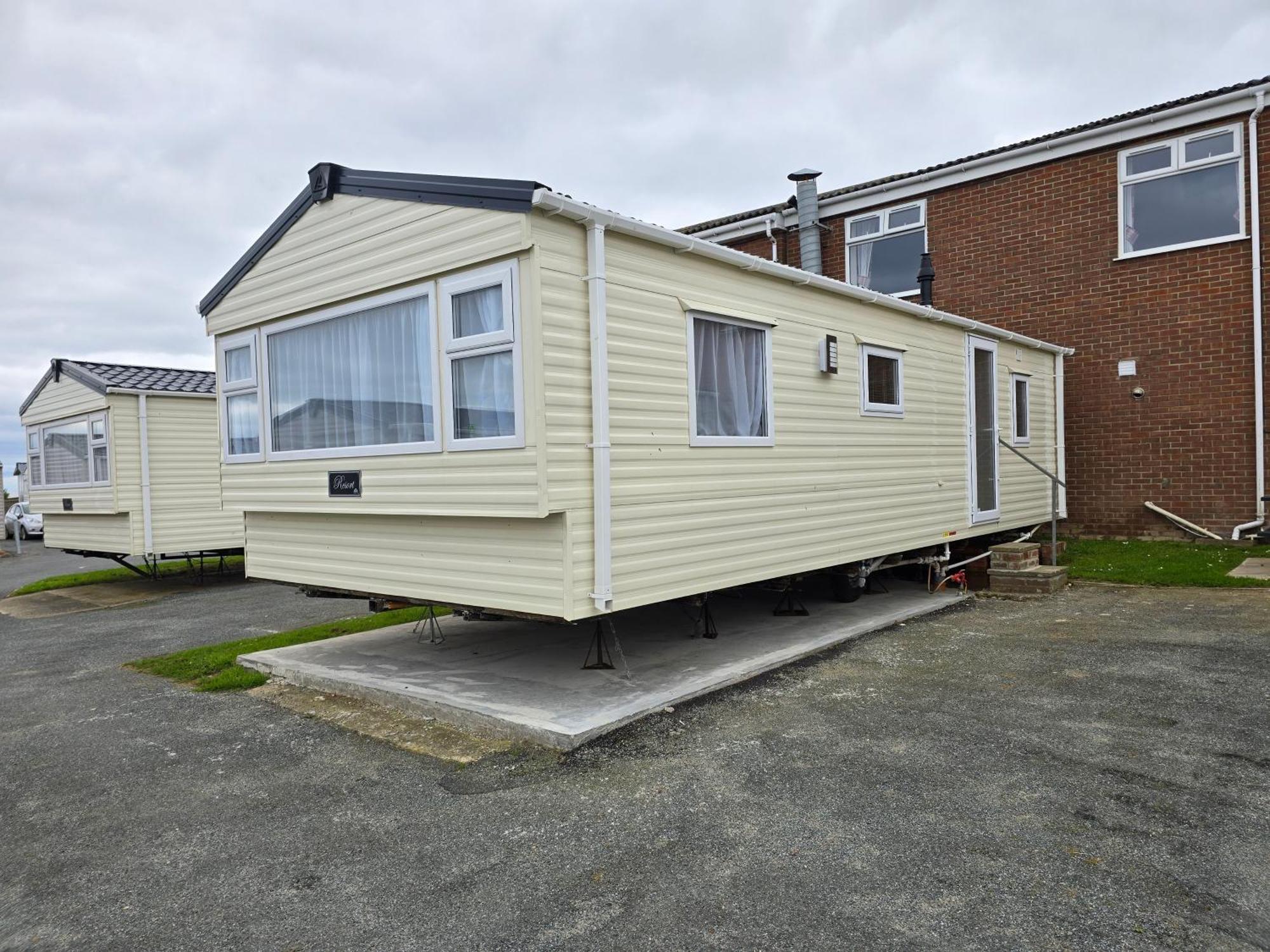 Castaways Holiday Park Hotel Bacton  Exterior photo