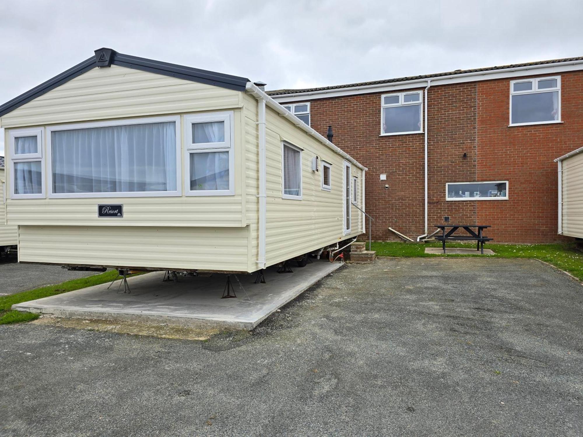 Castaways Holiday Park Hotel Bacton  Exterior photo